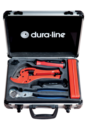 DuraToolkit to zestaw narzędzi niezbędnych dla wszystkich wykonawców budujących sieci FTTH z wykorzystaniem produktów Dura-Line. Wszystkie narzędzia zapakowane są w wysokiej jakości aluminiową kasetę.