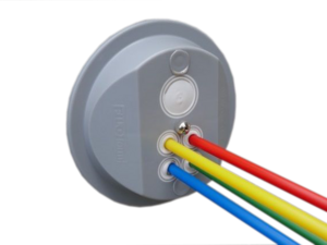 DuraHome Hauseinführung unterirdisch ist für die gas- und wasserdichte Abdichtung eines Gebäudeeingangspunkts in FTTH-Anwendungen konzipiert. Geeignet für den Einsatz mit bis zu 4 Mikrorohren und Kabeln.