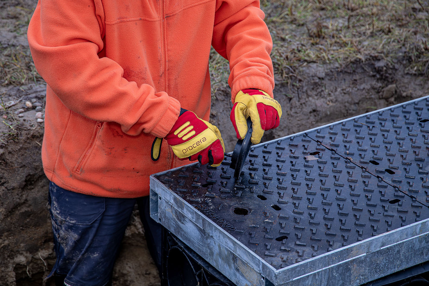 Imagine you are planning to build a new high-capacity duct route through a busy city centre. You know construction and permits will be expensive, so you choose to install MicroDucts and FuturePath via a trenchless technology like MicroTrenching to give you maximum fibre capacity as quickly and cost-effectively as possible. You’ll be in and out in a few days! 