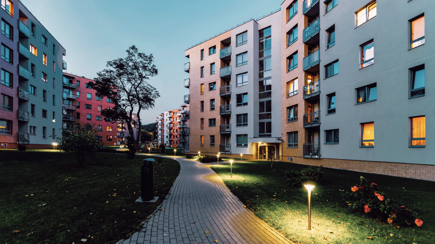 Unités à logements multiples  Les résidents attendent (et paieront un prix plus élevé pour) des maisons affichant une connectivité continue et sans faille. Outre l’eau, l’électricité et le gaz, l’accès à l’Internet haut débit fait désormais partie des exigences de base. Les capacités illimitées du haut débit sont un service essentiel pour les résidents d’aujourd’hui.